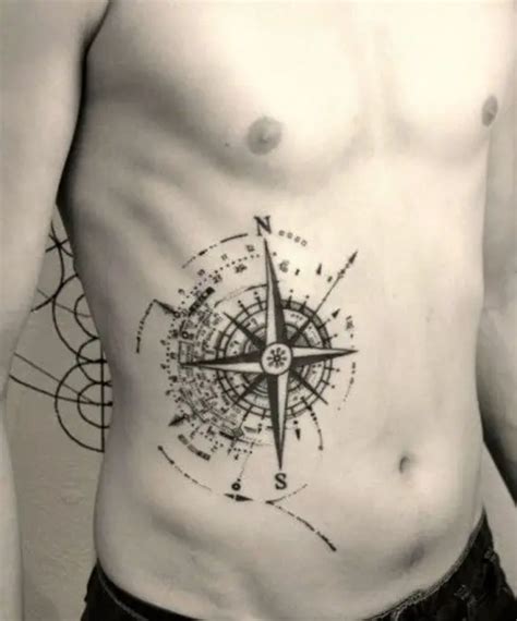 tatuajes pequeos en el abdomen para hombres|Tatuajes en el abdomen para hombres: 46 ideas en fotos ¡Muy。